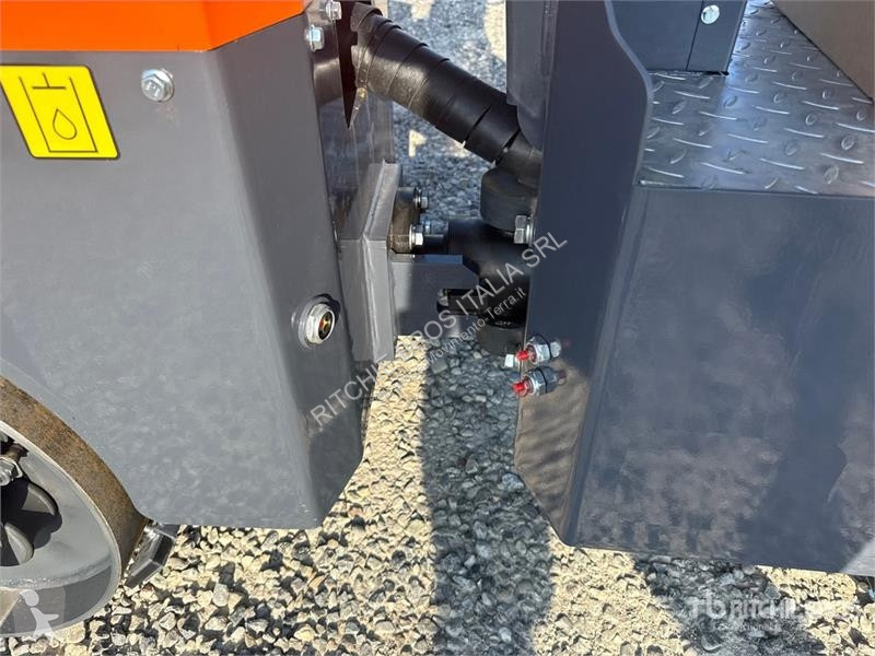 Дорожний коток  TP-JS800 Double Drum Roller