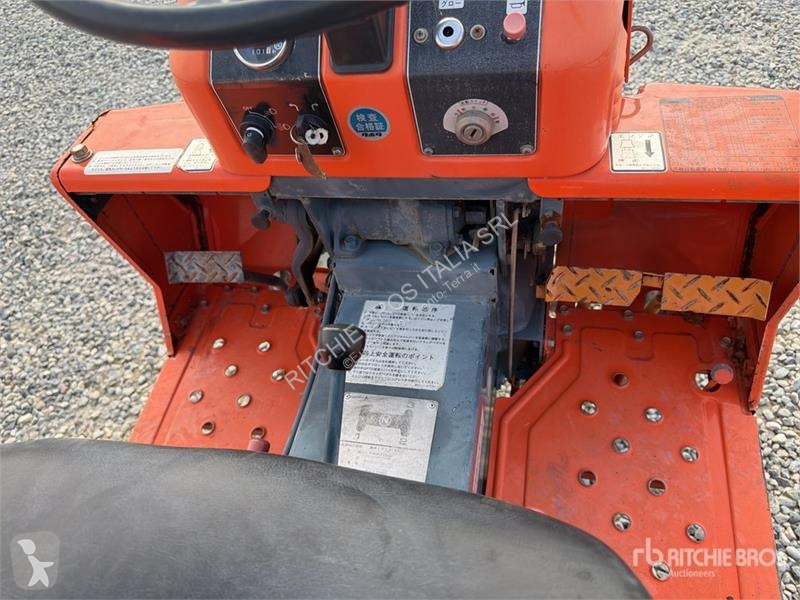 Дорожний коток Kubota ZB1600 Utility Tractor
