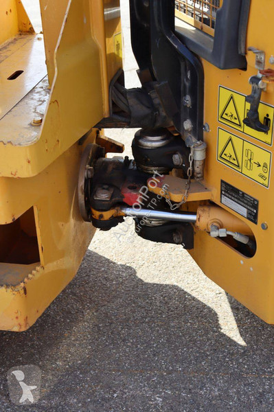 Compactador Caterpillar CB1.7