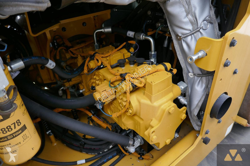 Compactor Caterpillar CB10