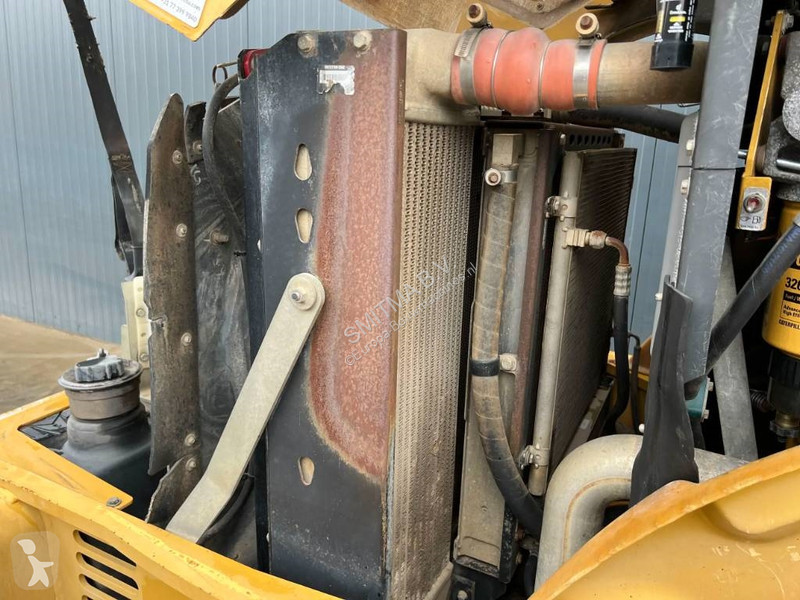 Zhutňovač Caterpillar CP76