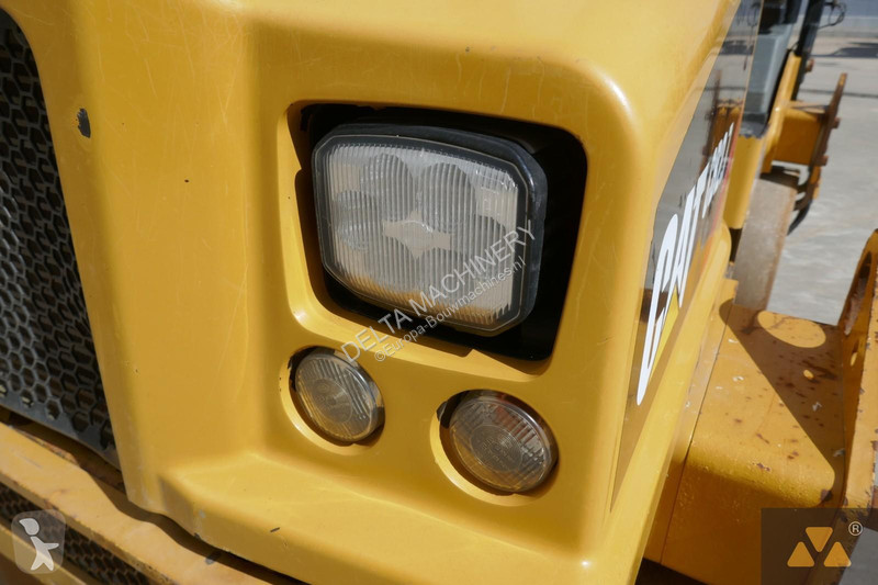 مدحلة Caterpillar CB2.7