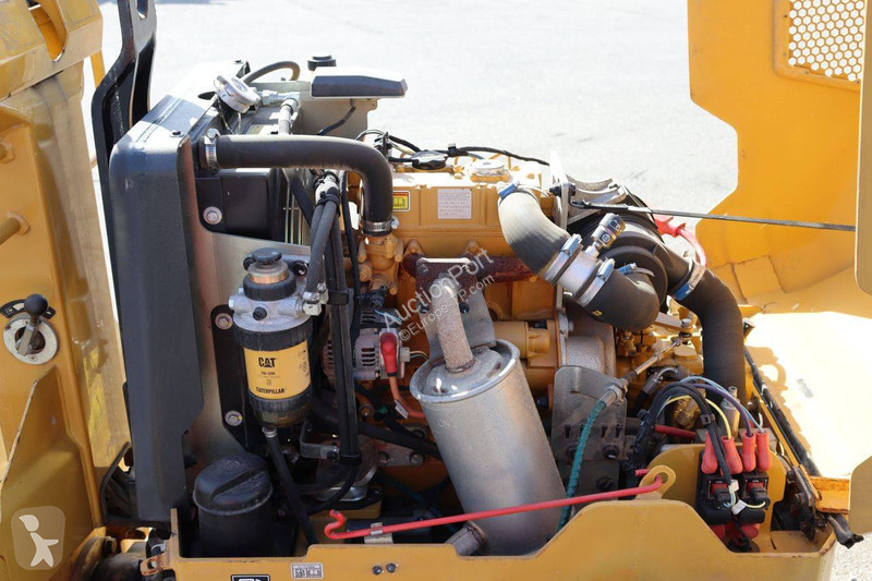 Compactador Caterpillar CB1.7