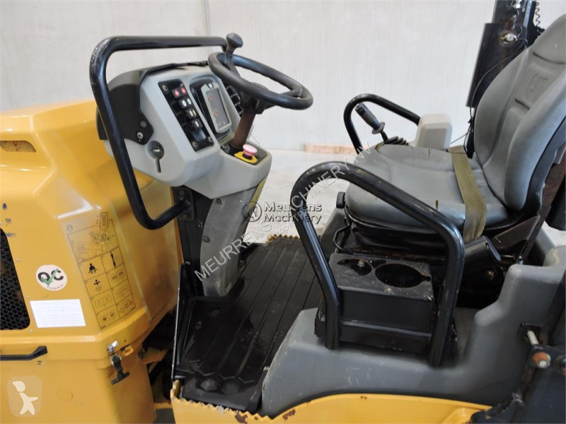 مدحلة Caterpillar CB2.7