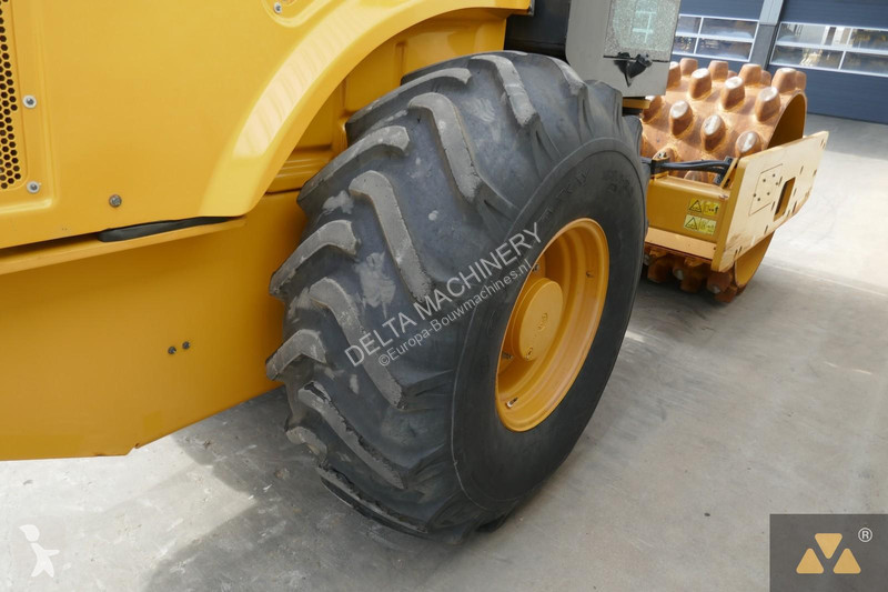 Compacteur Caterpillar