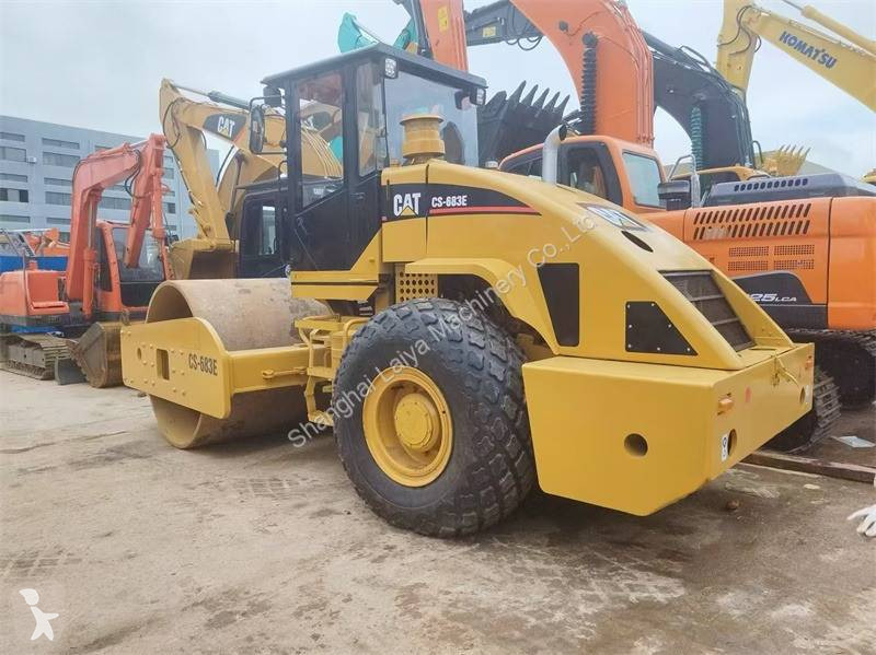 Compactador Caterpillar CS683E