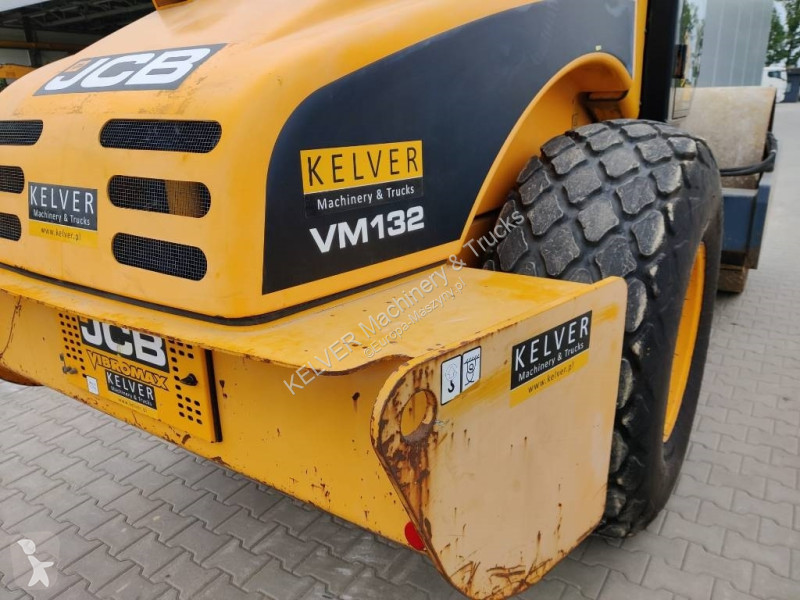 Compattatore JCB VM 132 roller
