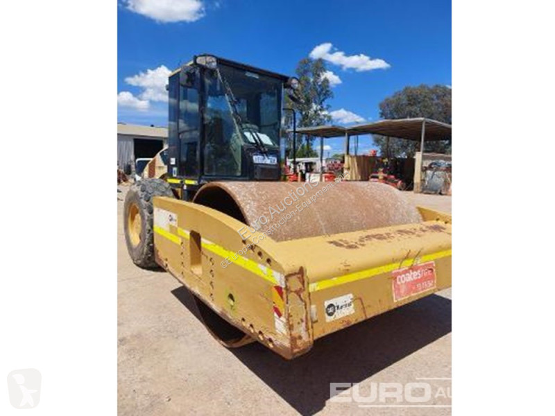 مدحلة Caterpillar XT