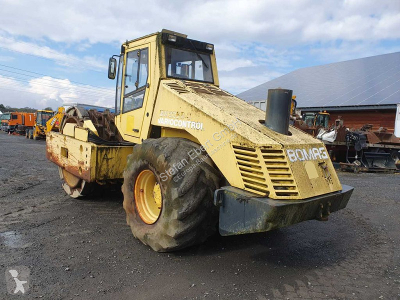 Compactador Bomag BW 225 D-3 / 2001 / nur...