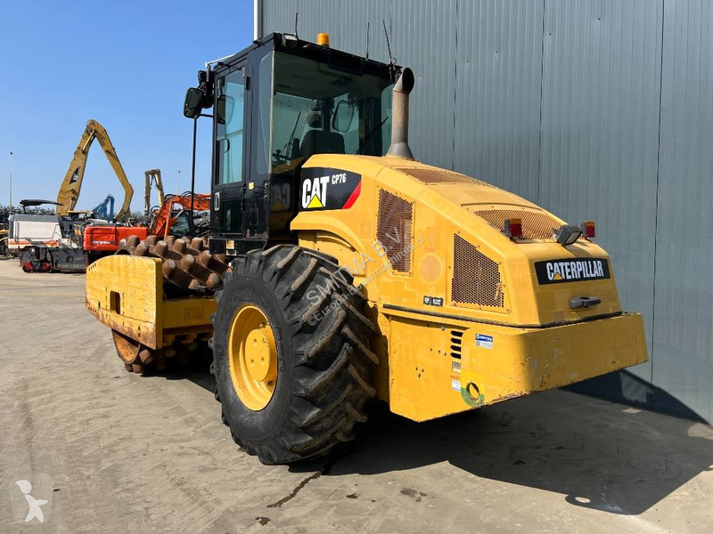 Zhutňovač Caterpillar CP76