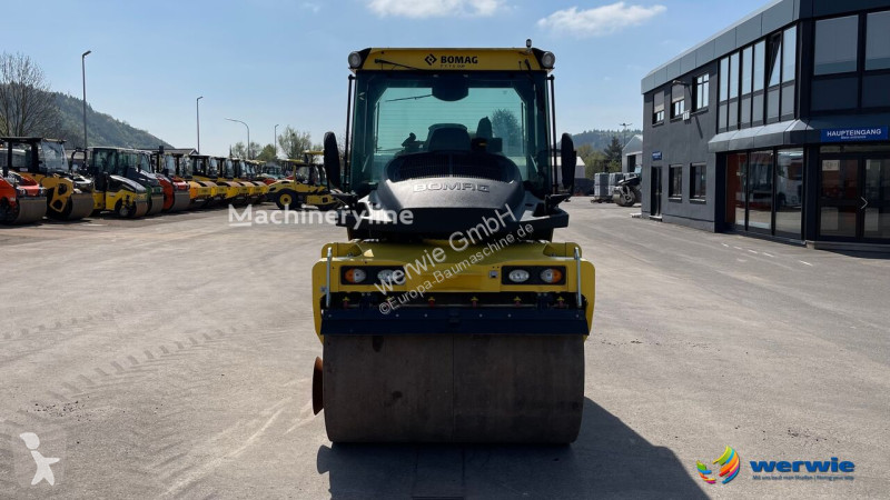Compactador Bomag AP-4V
