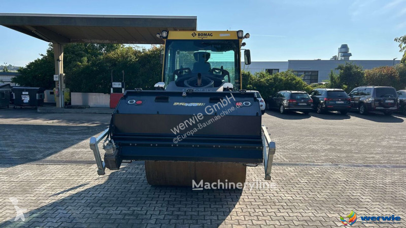 Compactador Bomag AP-4V