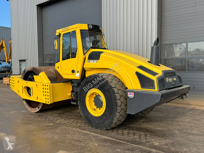 Compactador Bomag BW226
