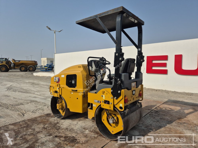 Compactador Caterpillar CB2.5