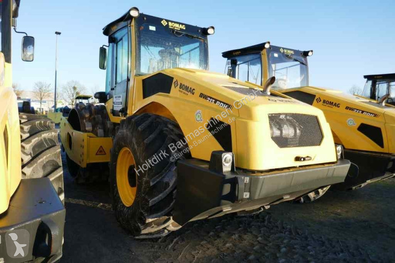 Zhutňovač Bomag BW 213 PDH-5
