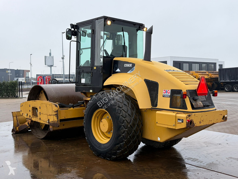 Jordstamper Caterpillar CS563E