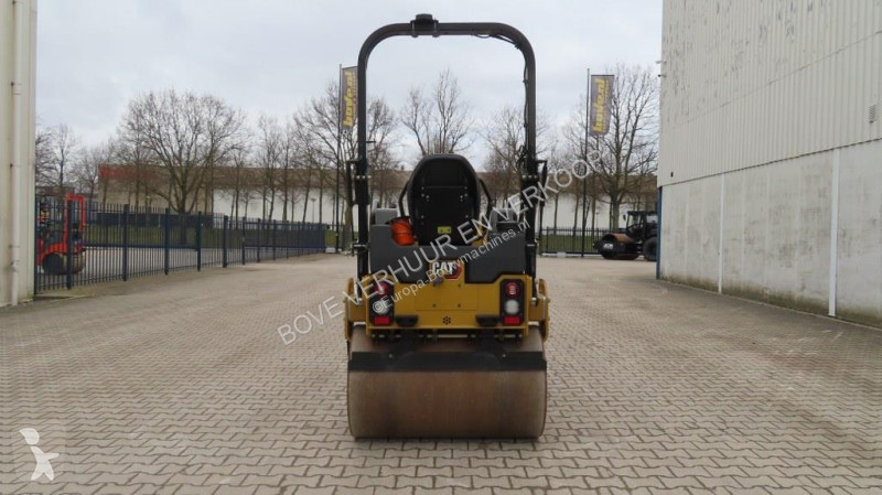 Compactador Caterpillar CB2.7GC
