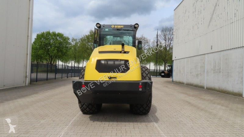 Compactador Bomag BW213 D-5 PL