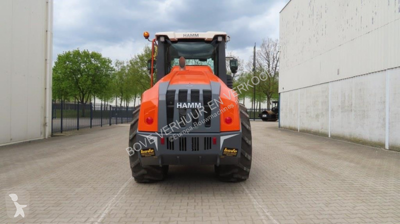 Compactador Hamm HC130i