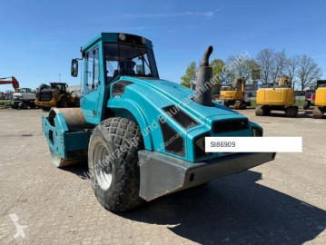 Jednoválcový zhutňovač Bomag