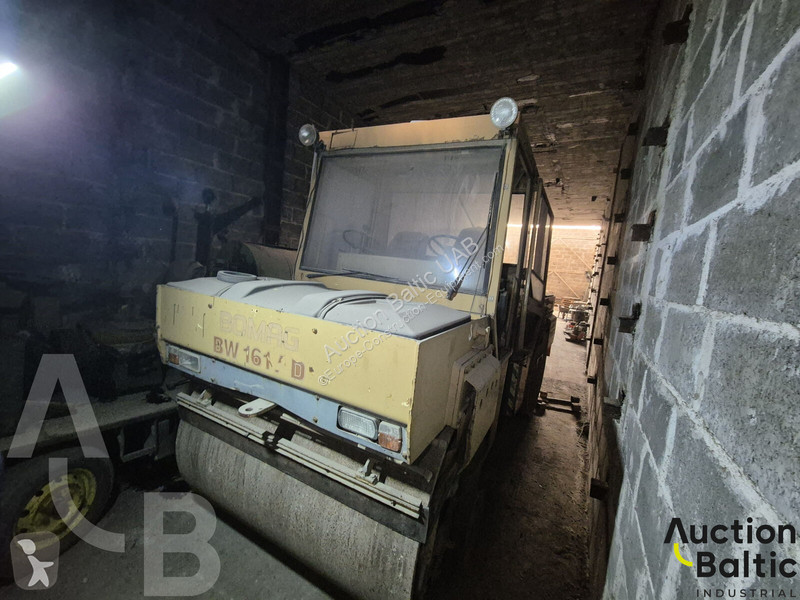 Валяк Bomag