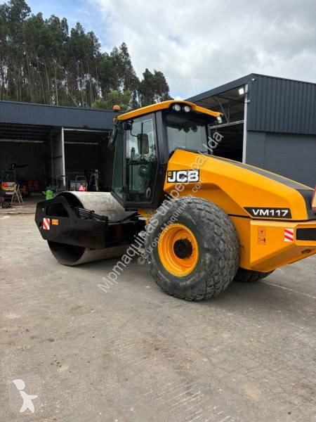 Zhutňovač JCB VM117