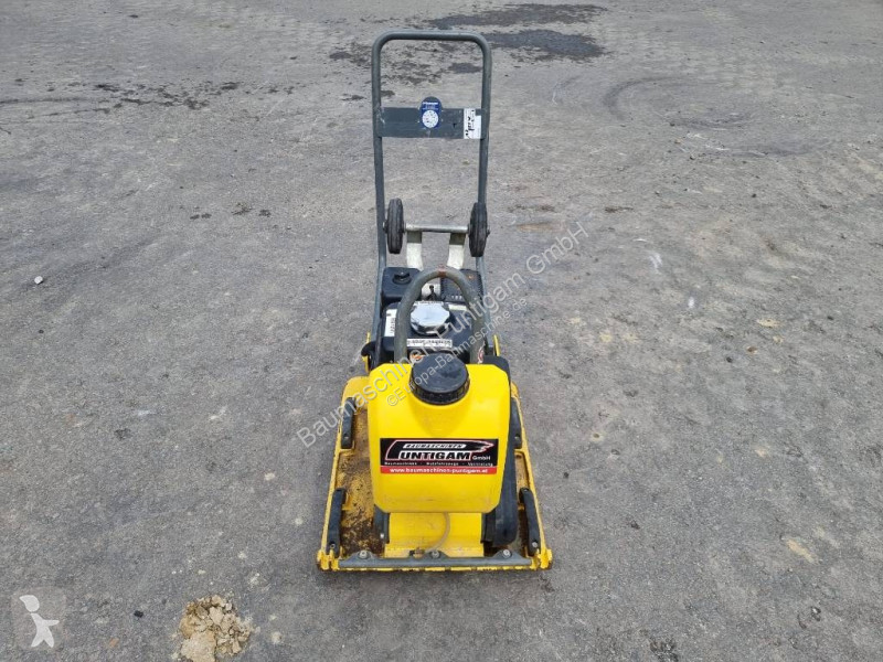 مدحلة Wacker Neuson