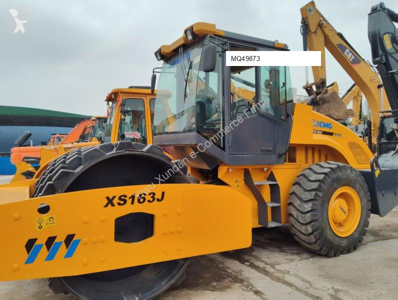 Zhutňovač XCMG XS163J