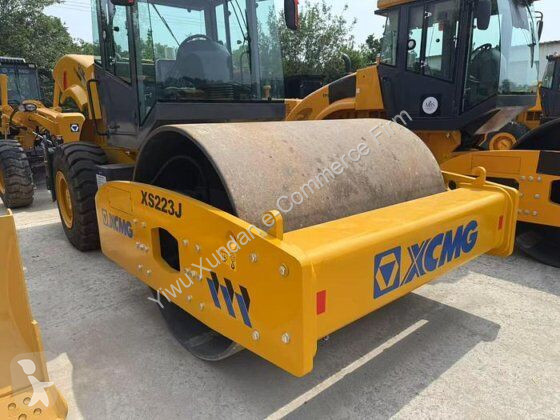 Zhutňovač XCMG XS223J
