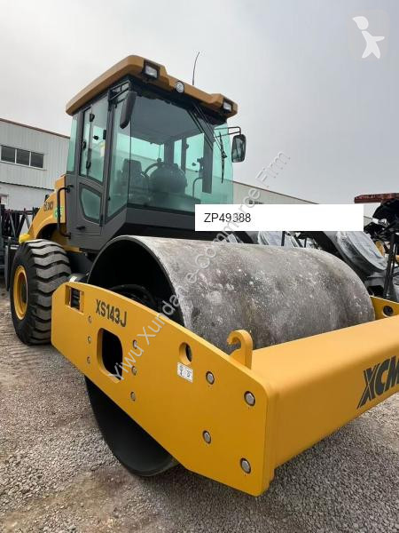 Zhutňovač XCMG XS143J
