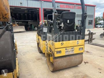 Compactador tandem Bomag