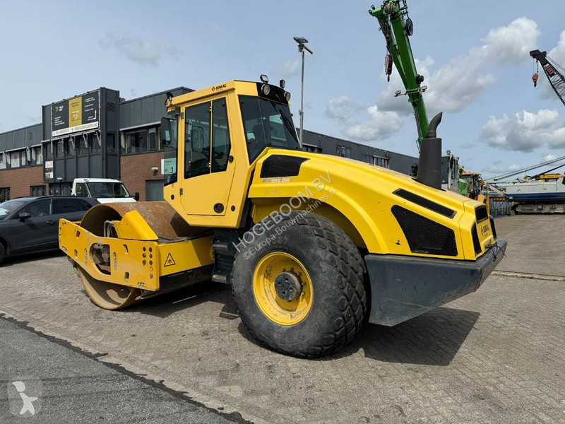 Zhutňovač Bomag H4