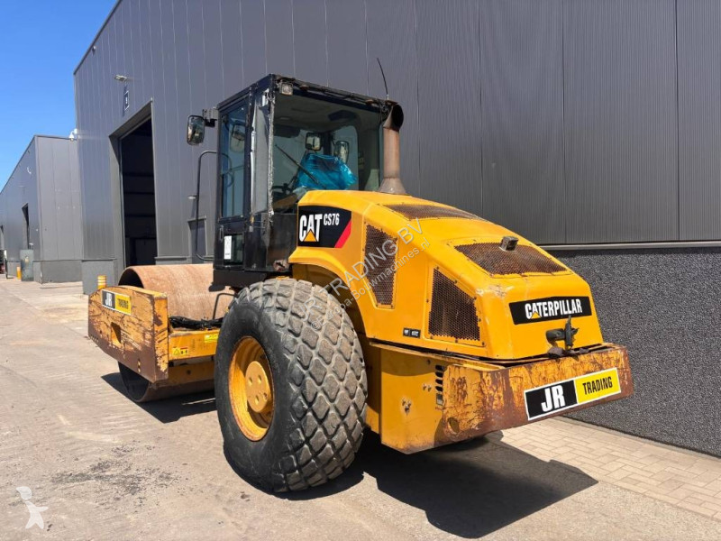 مدحلة Caterpillar CS 76