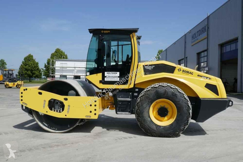 Zhutňovač Bomag BW 213 D-5 PL