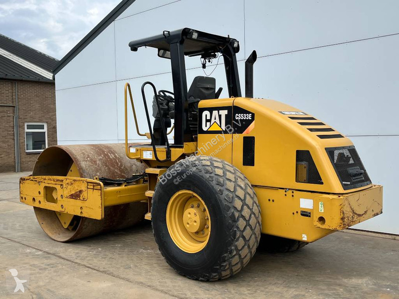 مدحلة Caterpillar CS533E - Good Overall Condition