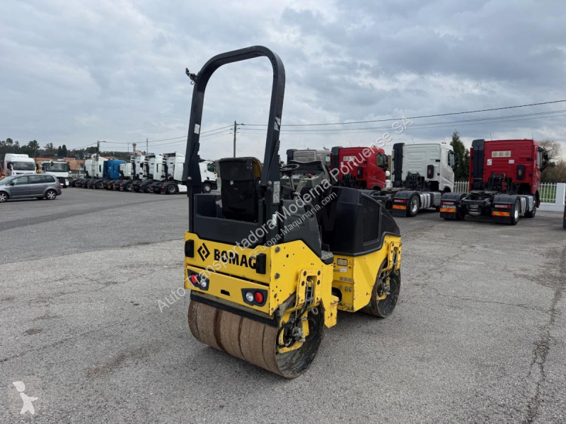 Compactador Bomag AD-5