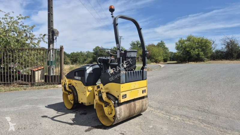 Zhutňovač Bomag AD4