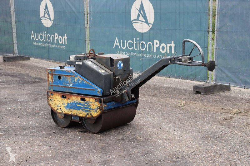 مدحلة Bomag BW 65H