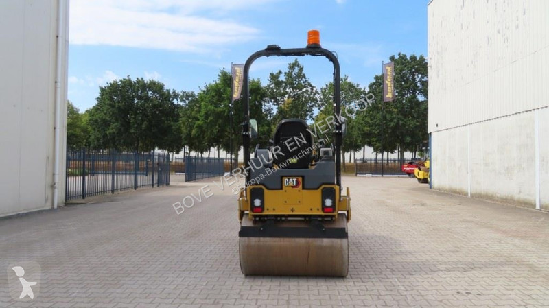 Compactador Caterpillar CB2.7GC