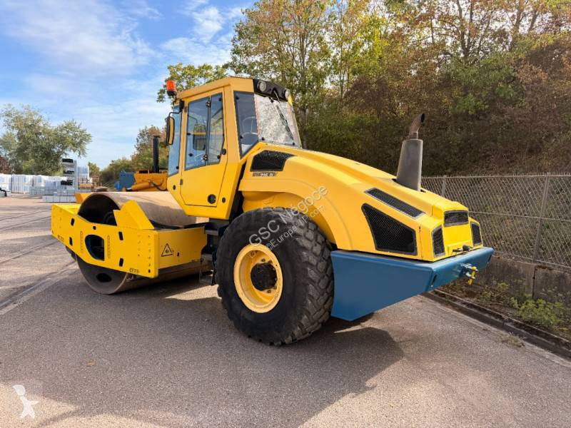 مدحلة Bomag BW216 D-4