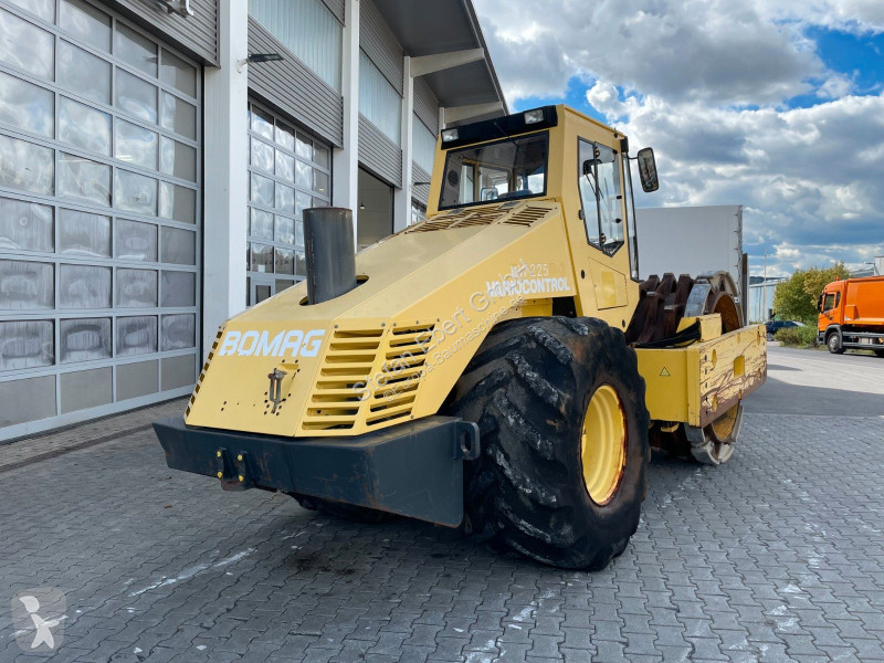 Compactador Bomag BW 225 D-3 / 2001 / nur...