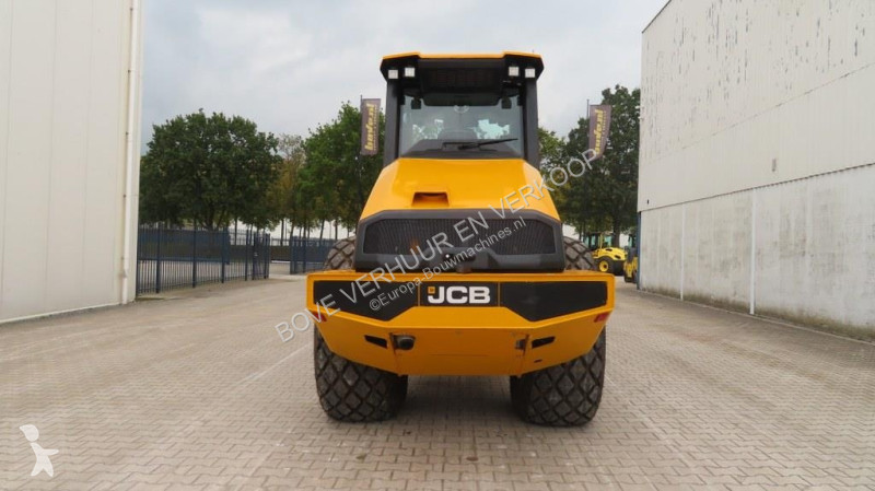 Валяк JCB VM138D
