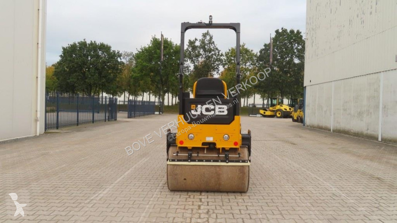 Валяк JCB