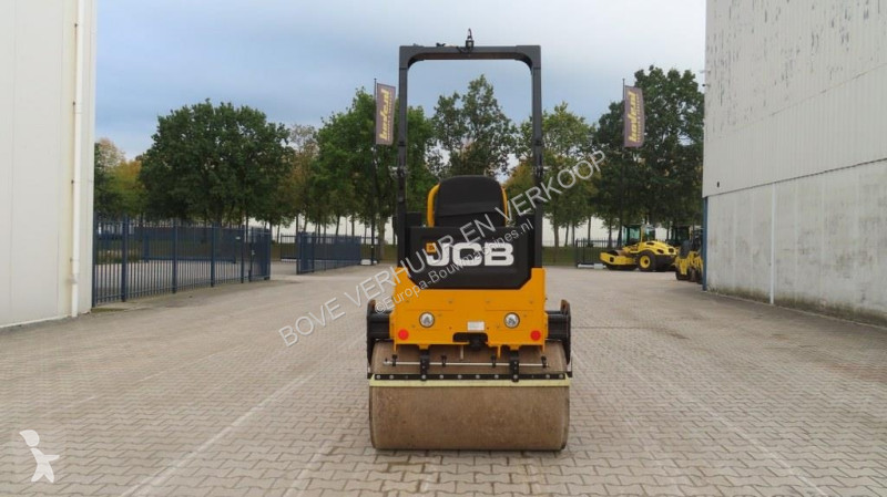 مدحلة JCB