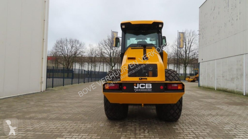 Валяк JCB VM116 D