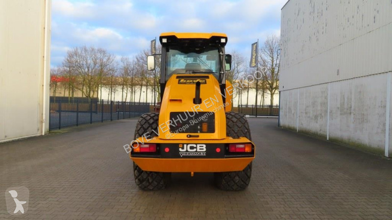 مدحلة JCB VM116 PD