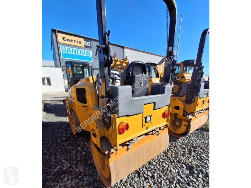 مدحلة Caterpillar CB34BLRC