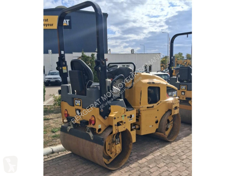 مدحلة Caterpillar CB2.7LRC
