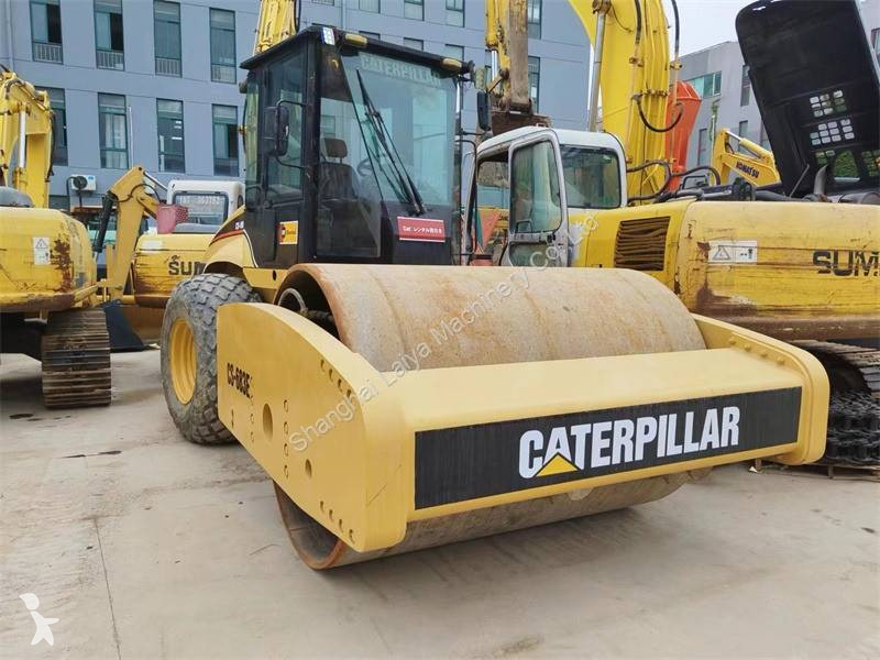 Compactador Caterpillar CS683E