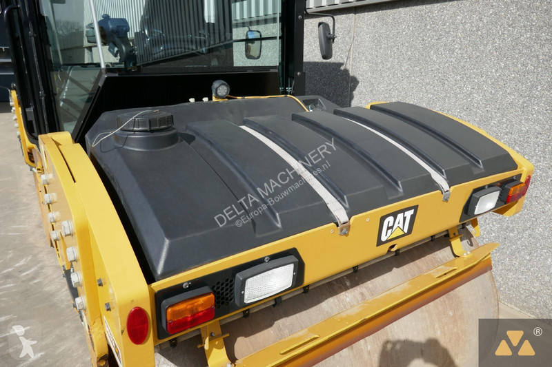 Compactor Caterpillar CB10